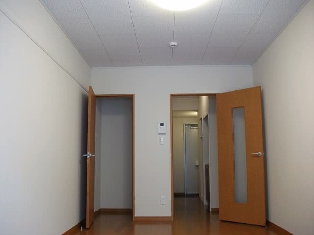 Room image 11