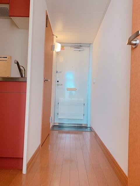 Room image 8