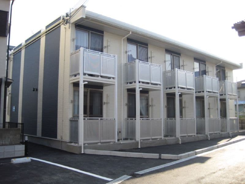 Main exterior of LEONEXT Glorious