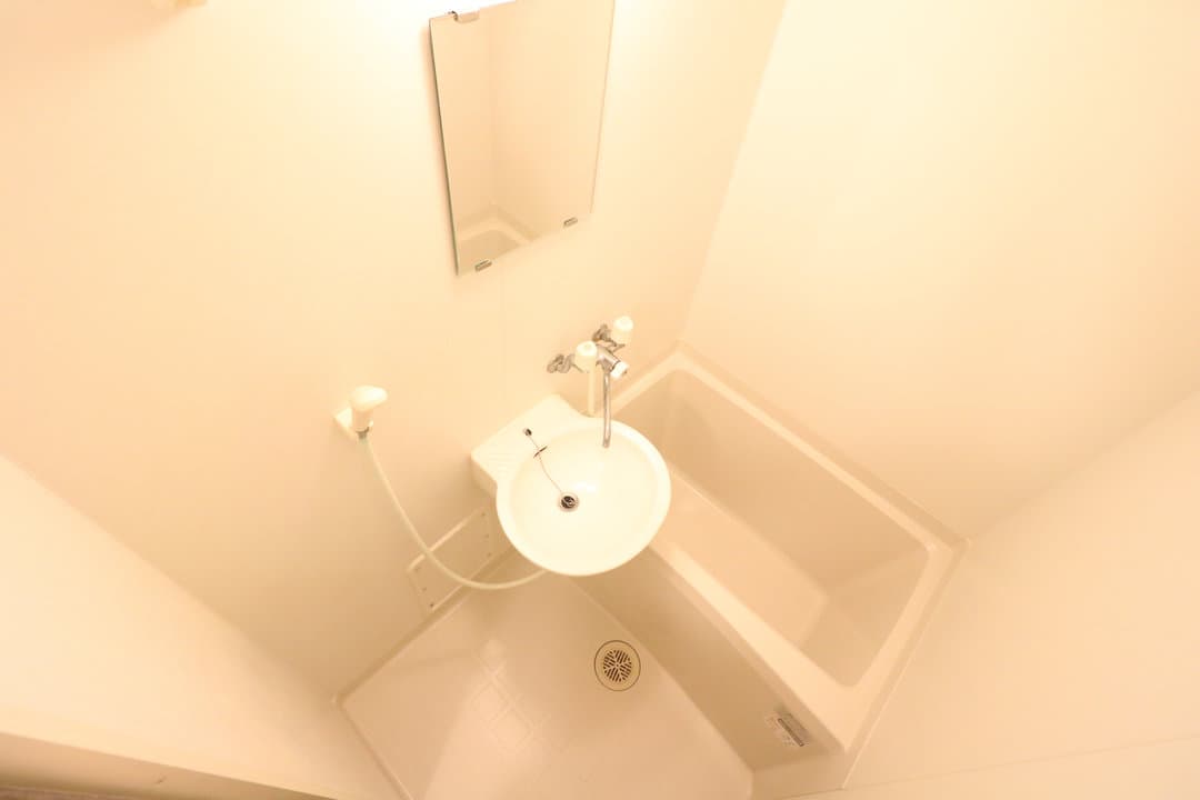 Room image 13