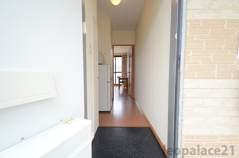 Room image 12