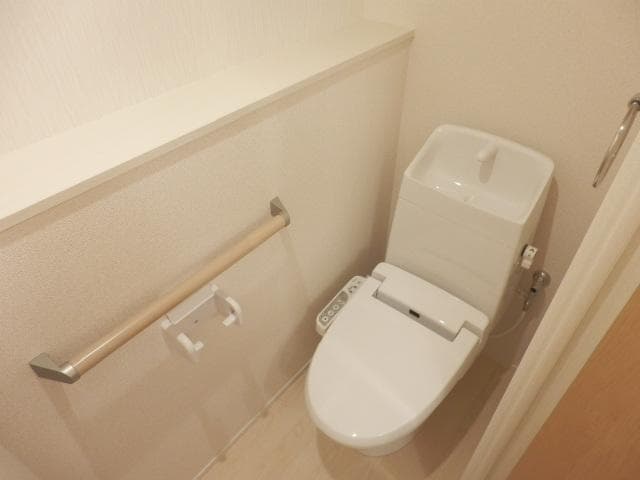Room image 10
