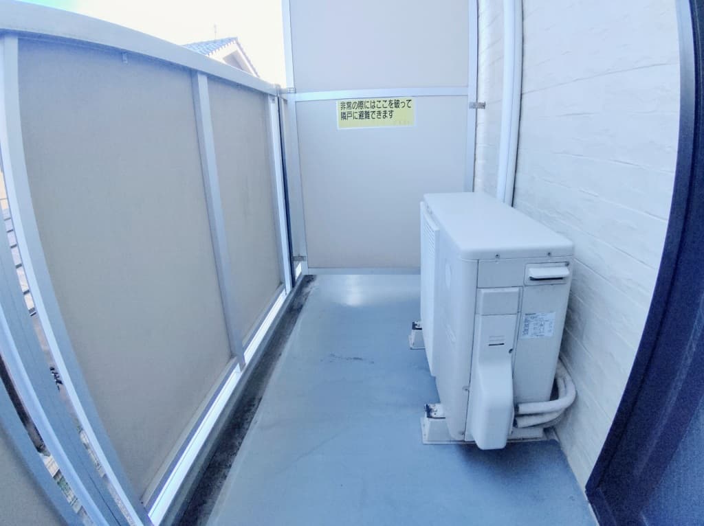 Room image 8