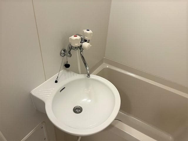 Room image 8