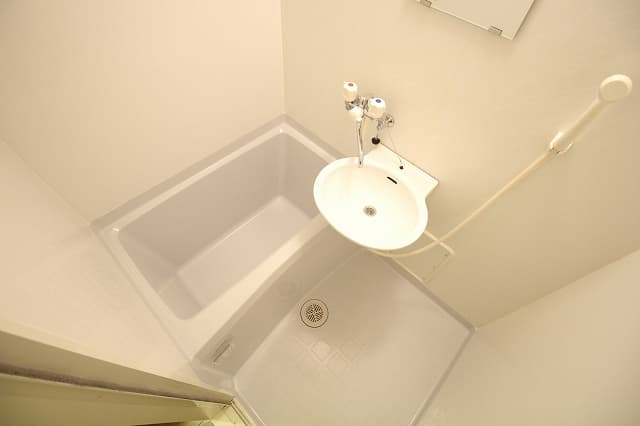 Room image 15