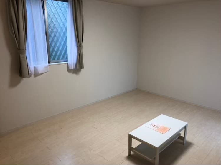 Room image 12