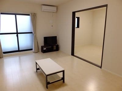 Room image 8