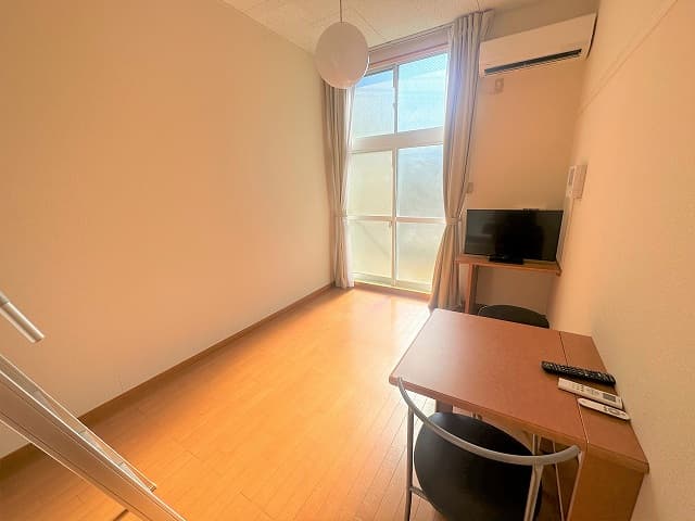 Room image 12