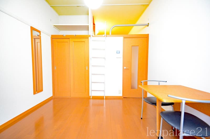 Room image 11