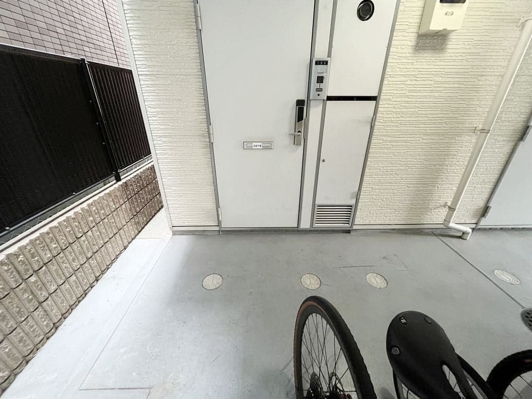Room image 8