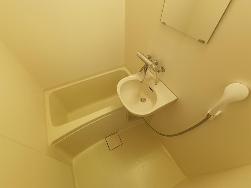 Room image 11