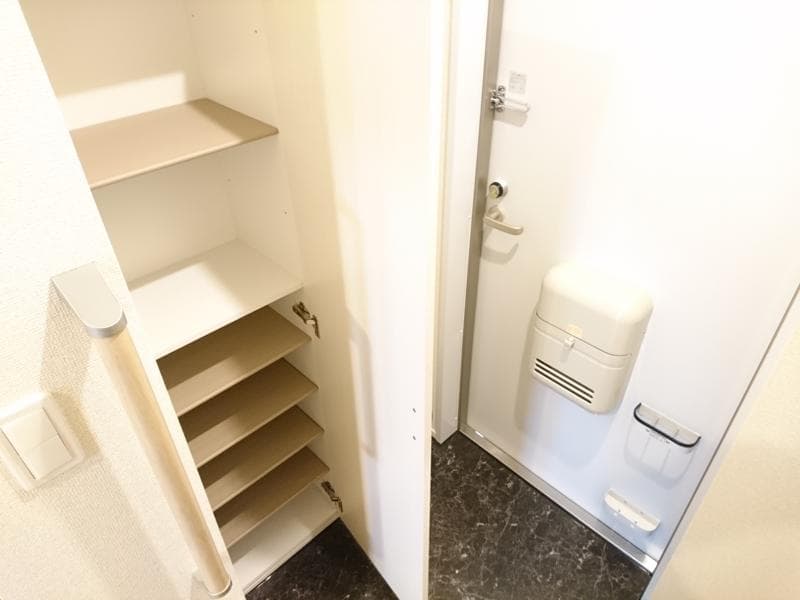 Room image 11