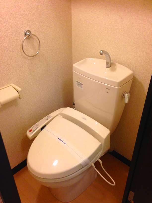 Room image 8