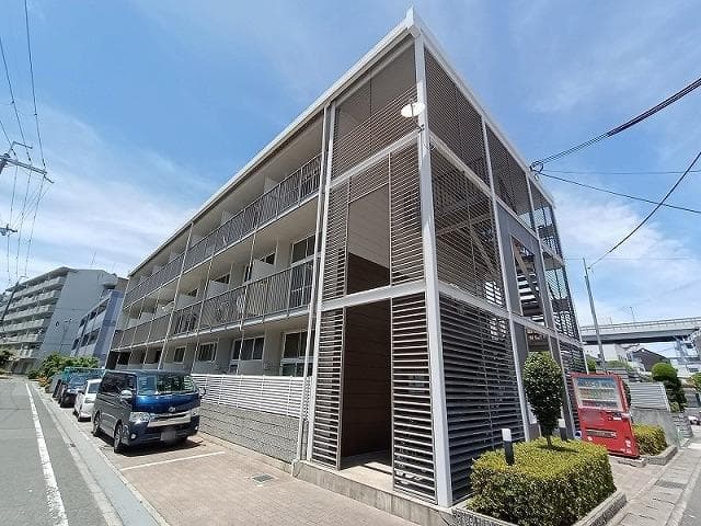 Main exterior of leopalace Yoshida