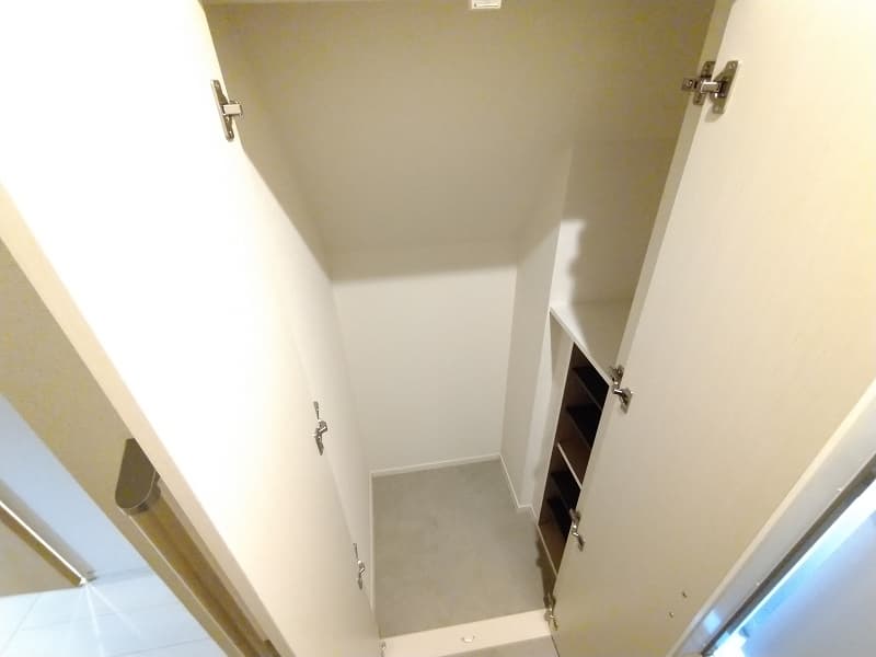 Room image 13