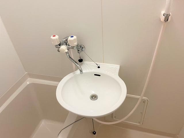 Room image 8