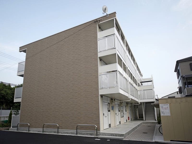 Main exterior of leopalace Okuhata