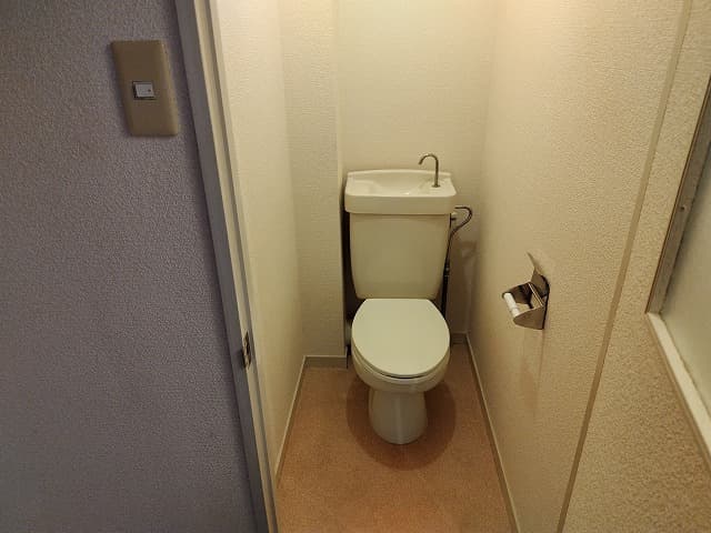 Room image 12