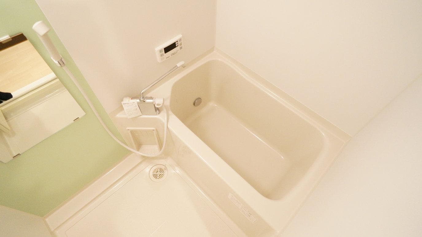 Room image 8