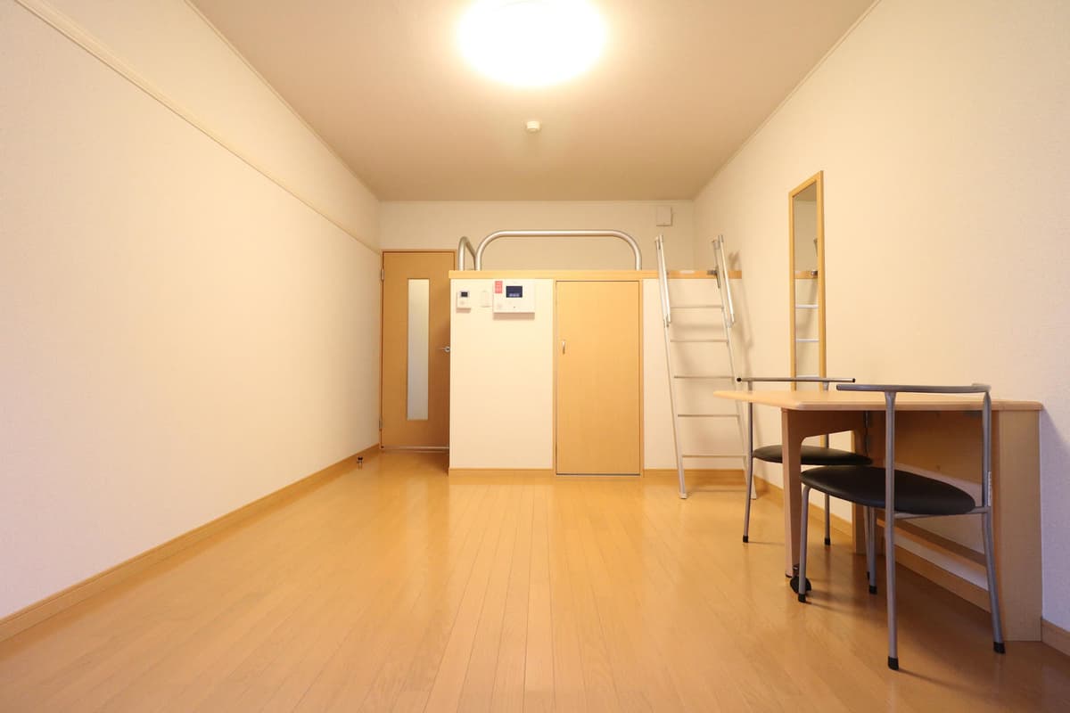 Room image 10