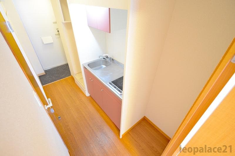 Room image 11