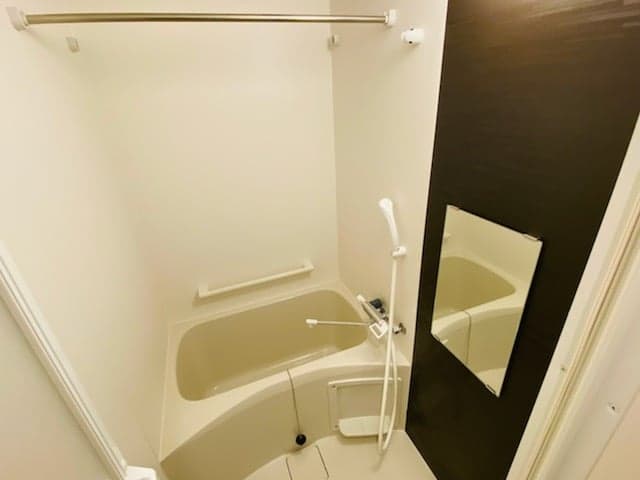 Room image 11