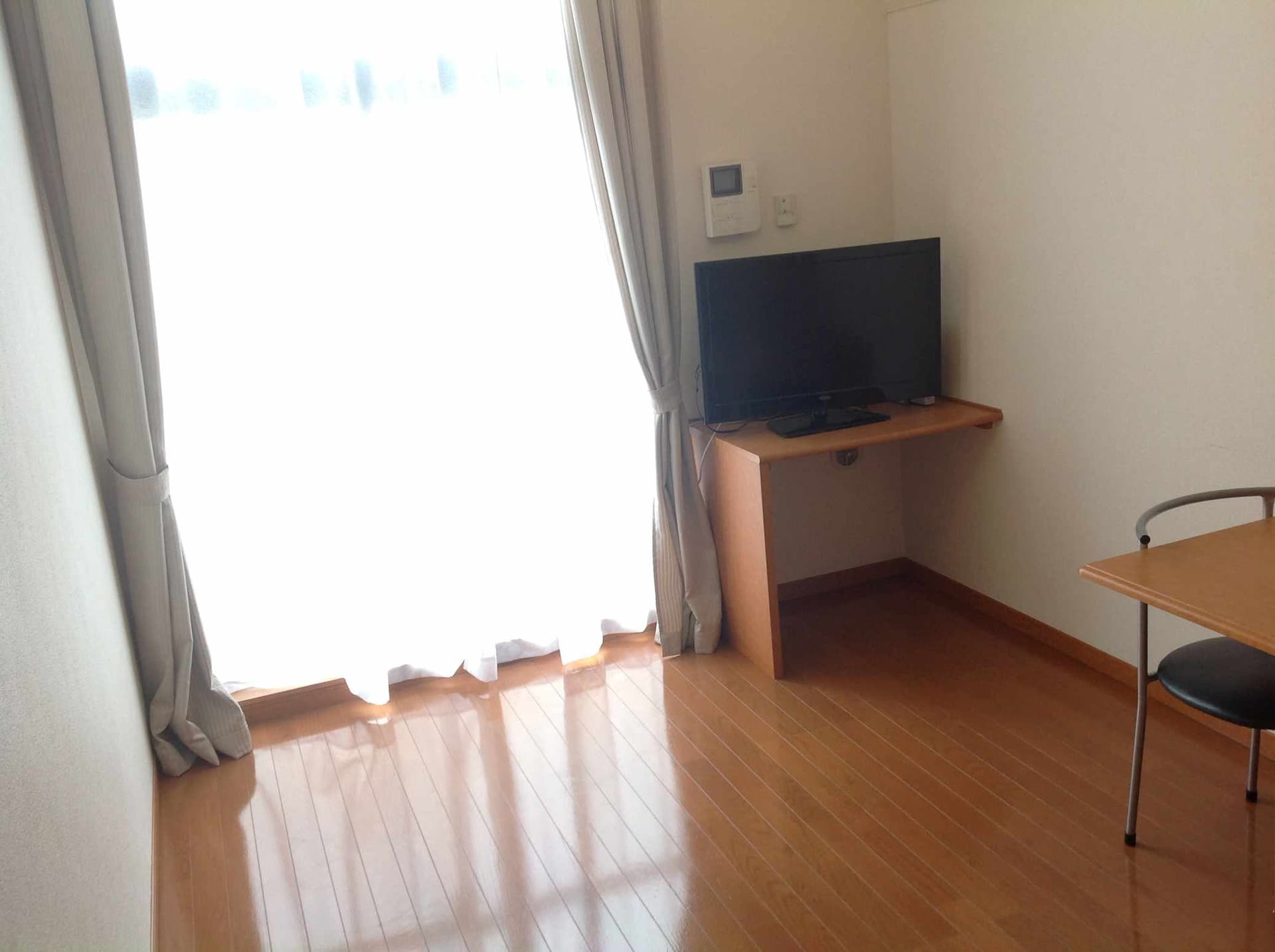 Room image 10