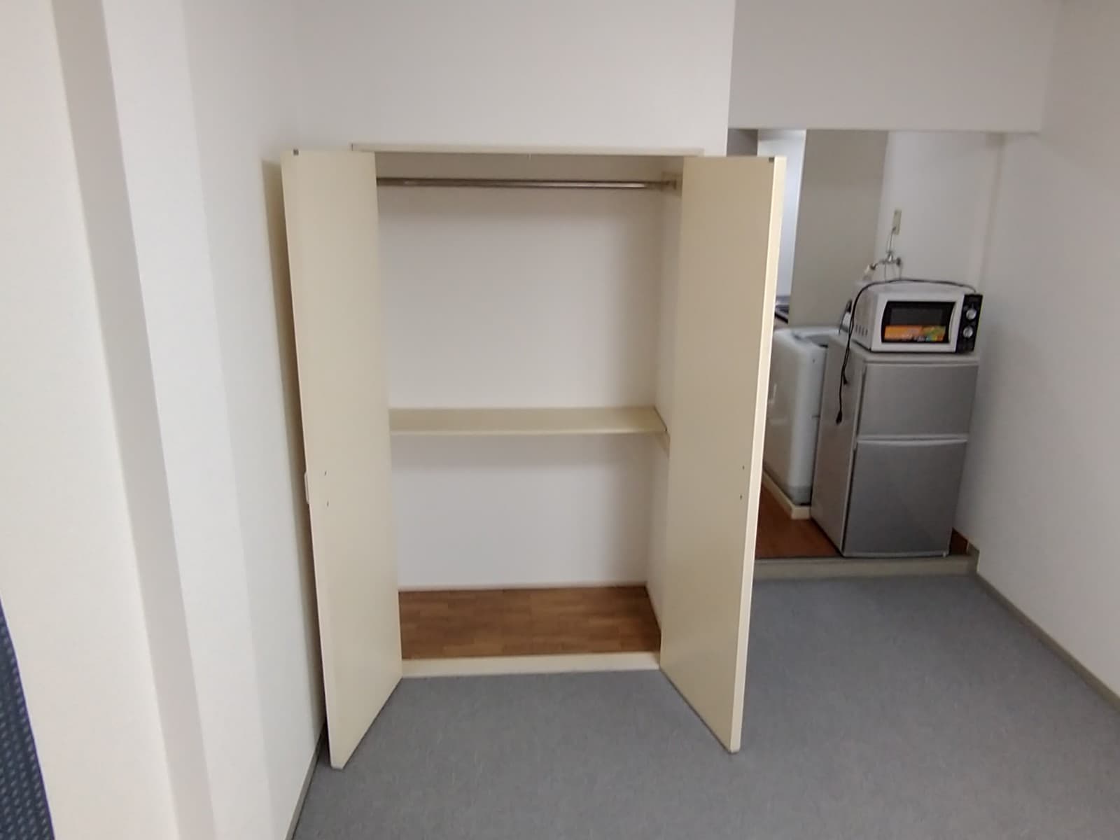 Room image 11