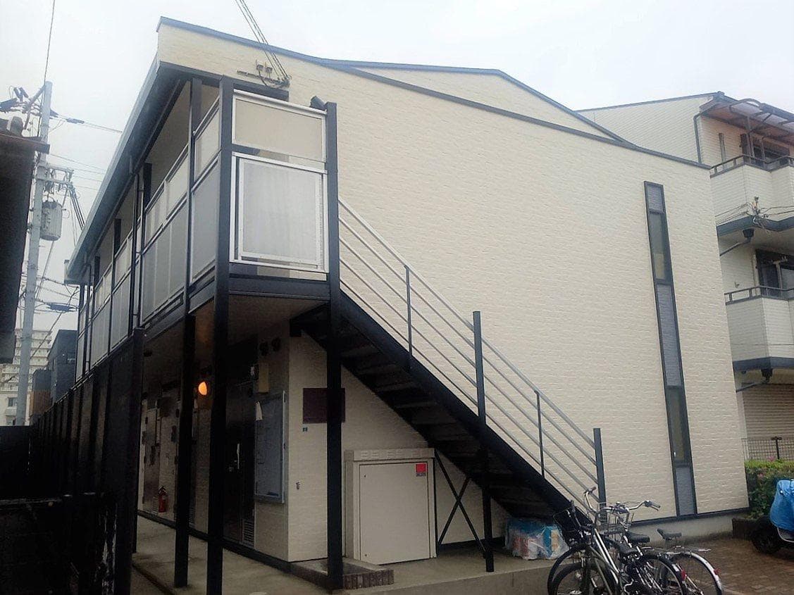 Main exterior of leopalace Urban Kamino