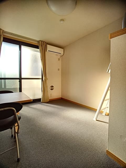 Room image 13