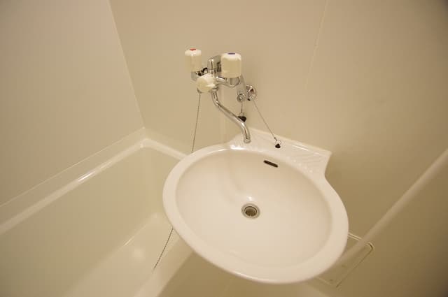 Room image 8
