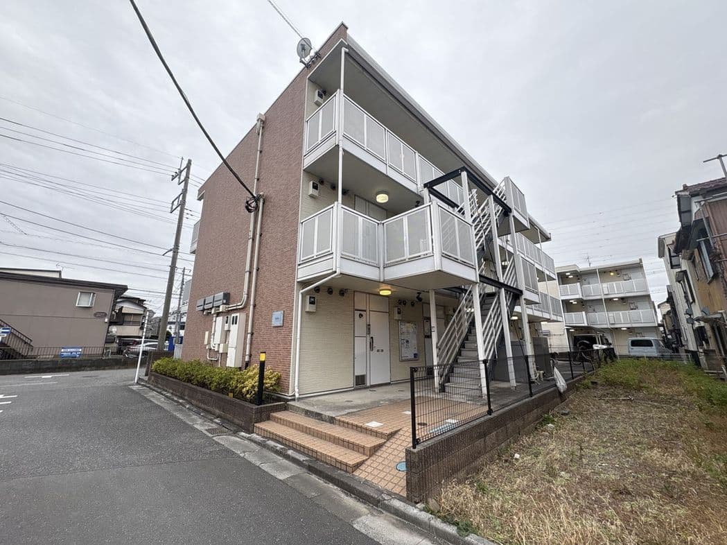 Main exterior of leopalace KAEDE