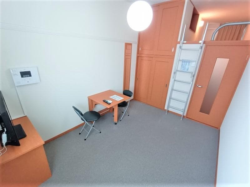 Room image 8