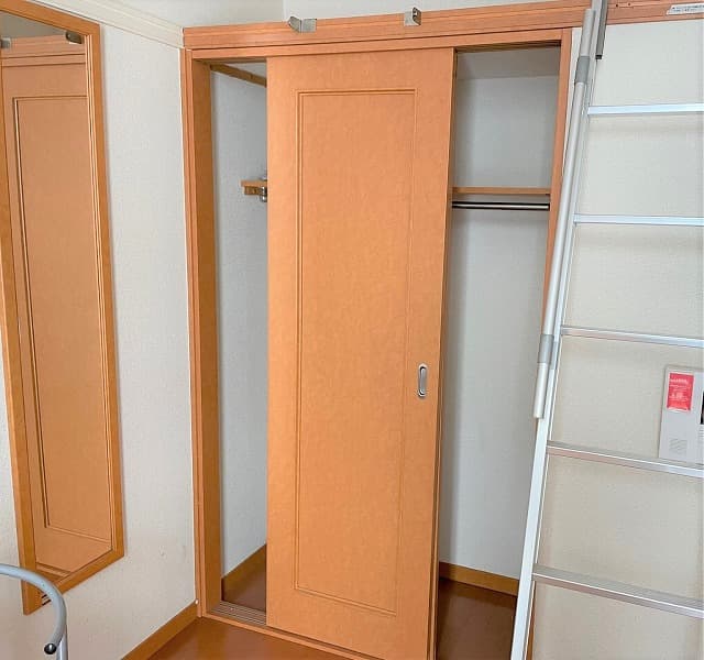 Room image 8