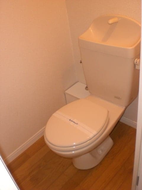 Room image 9
