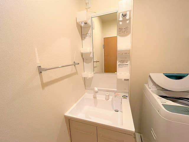 Room image 8