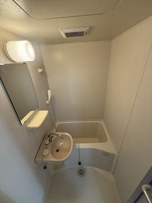 Room image 10