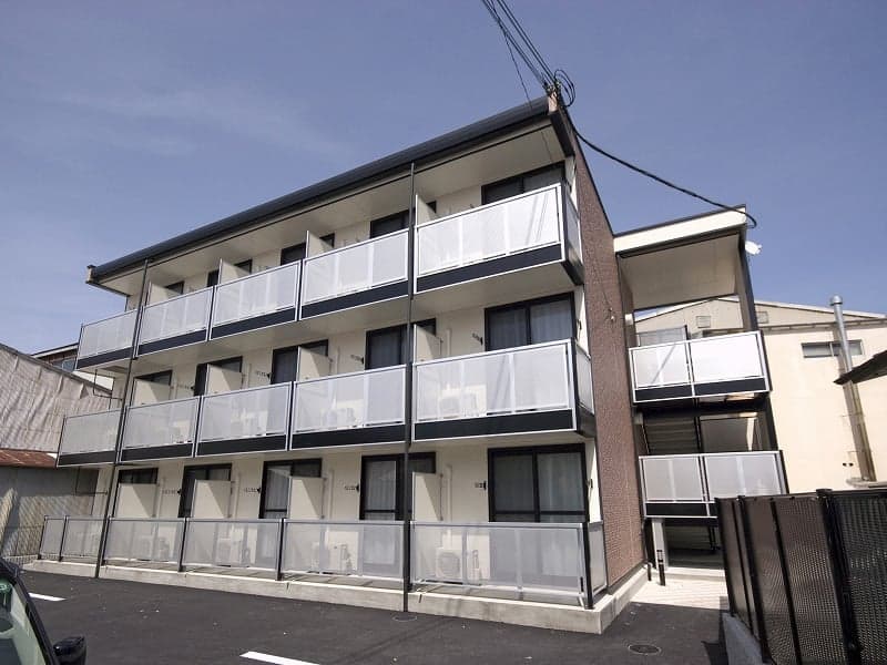 Main exterior of leopalace Asunaro