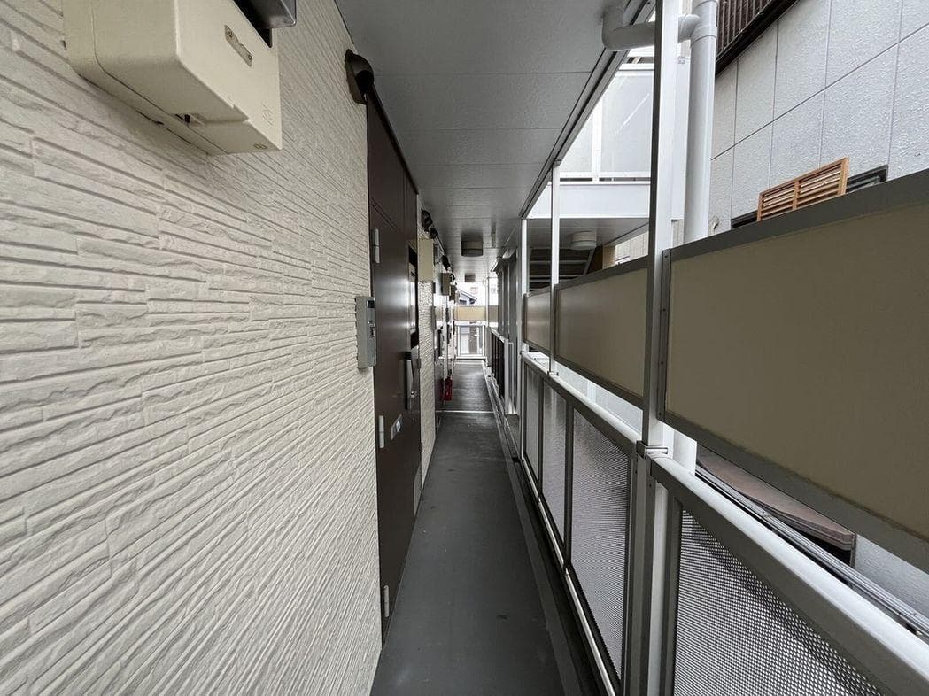 Room image 8