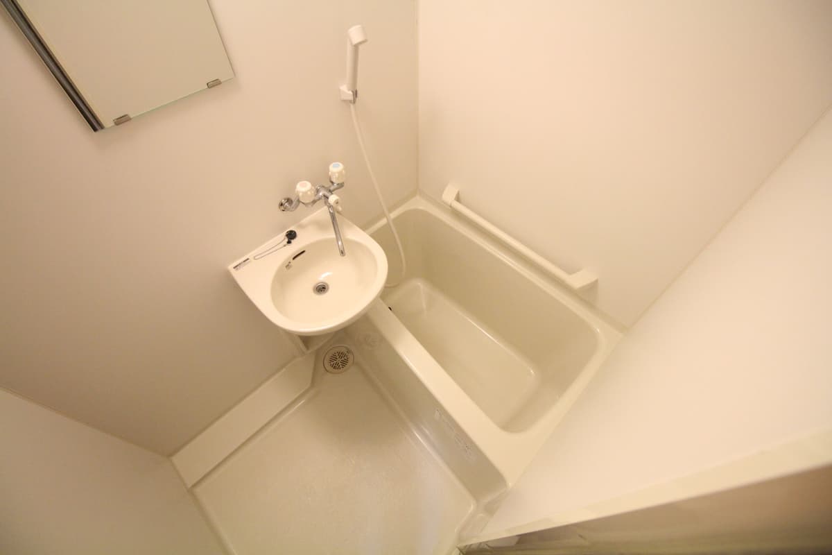 Room image 11