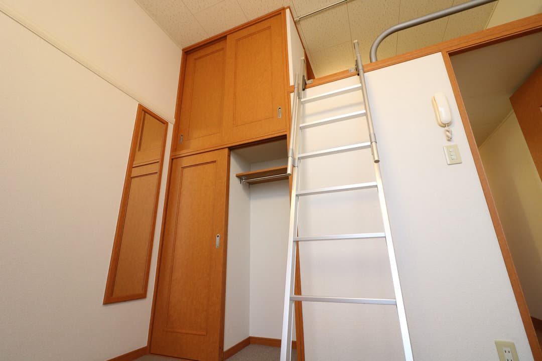 Room image 8
