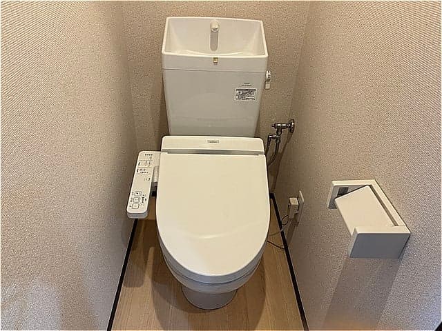 Room image 13