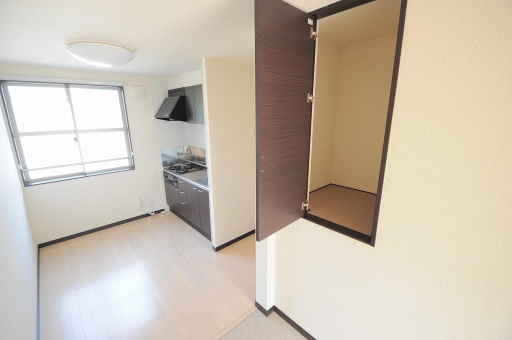 Room image 15
