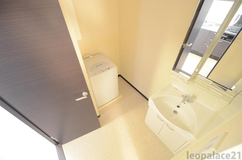 Room image 14
