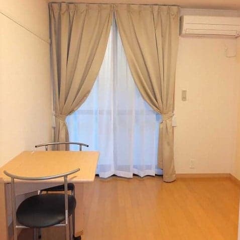Room image 8