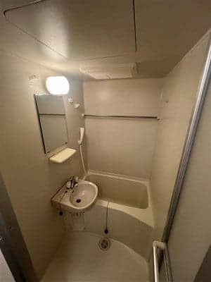 Room image 10