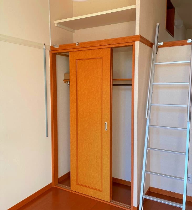 Room image 8