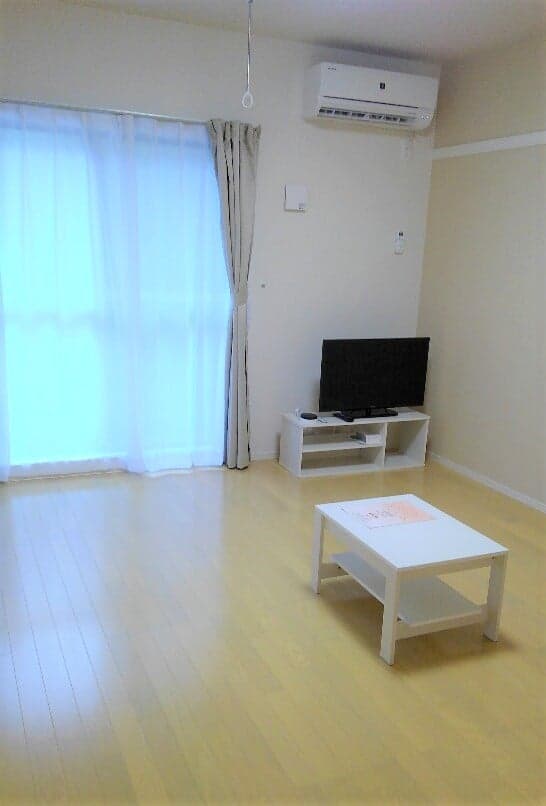Room image 8