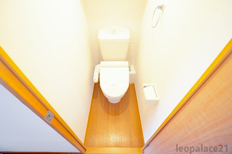Room image 9