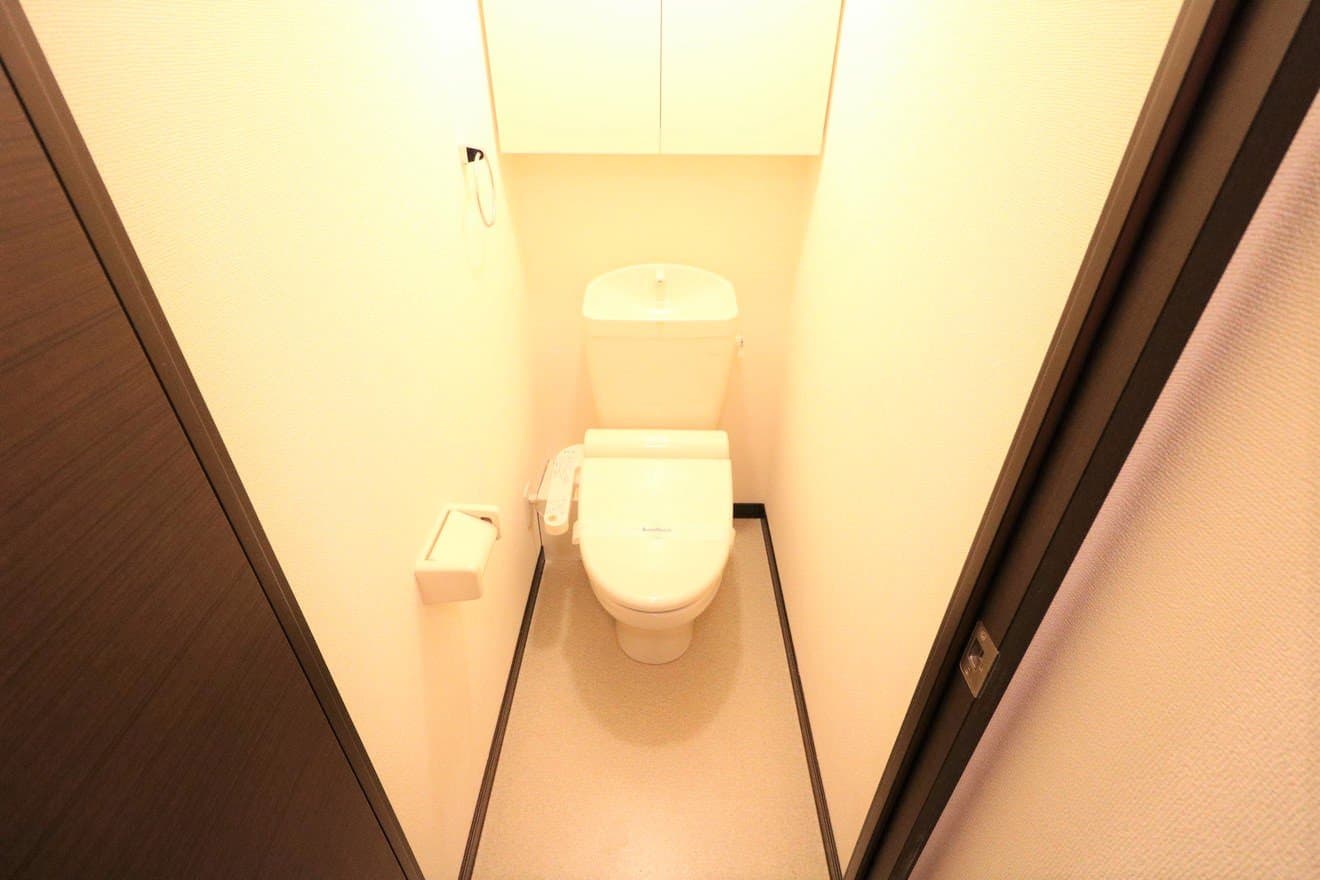 Room image 8